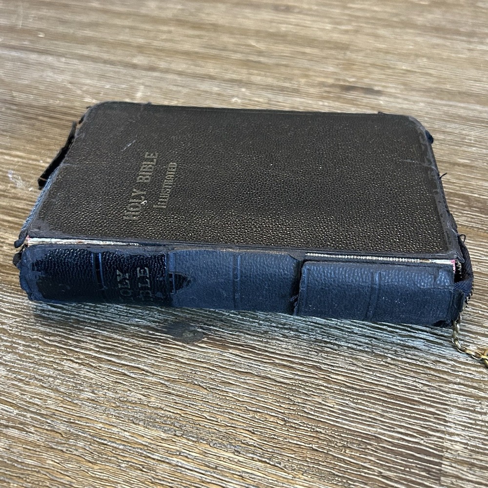 1939 Holy Bible KJV Illustrated Self-Pronouncing World Syndicate Zip Cover